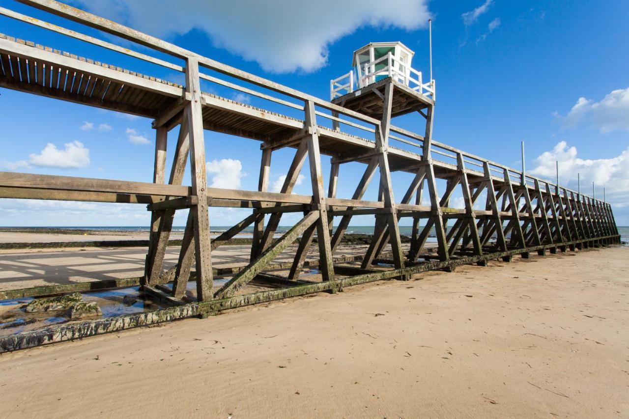 Le Gambetta, 100M De La Plage Luc-sur-Mer Extérieur photo